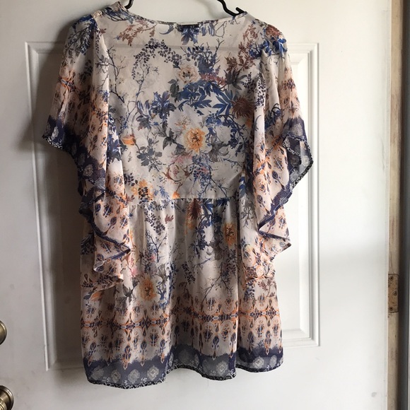 Women’s One World shirt, size Large - Picture 2 of 2